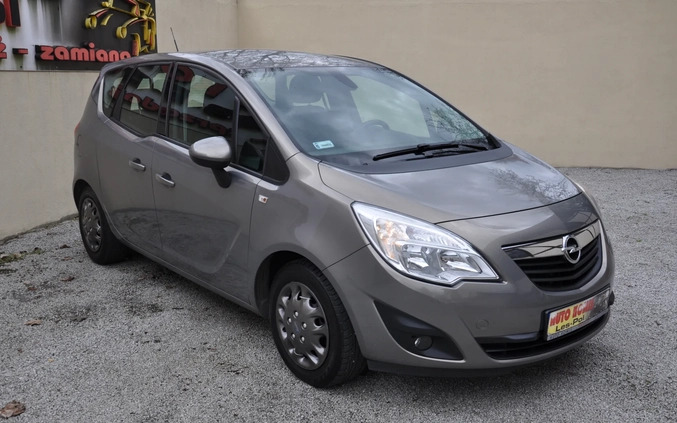 Opel Meriva cena 21900 przebieg: 151000, rok produkcji 2010 z Wałbrzych małe 67